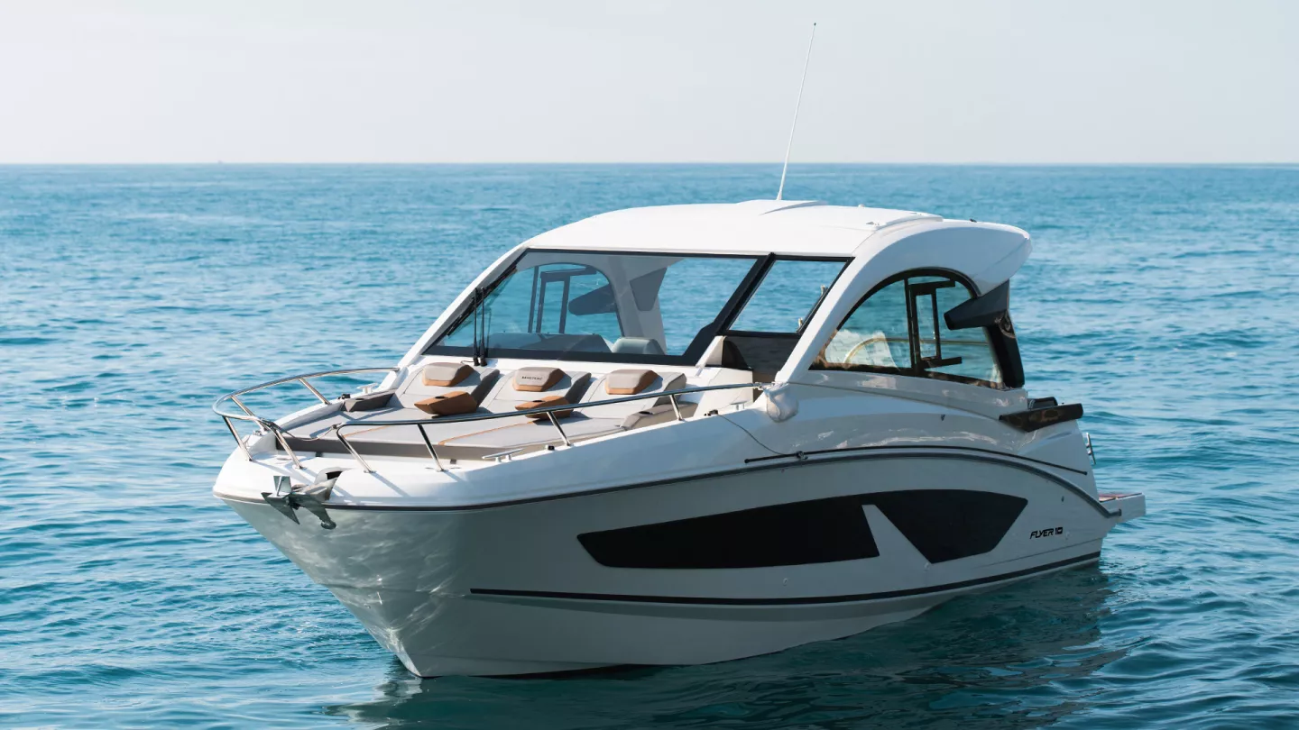flyer-10-sport-top-exterior-2_0.jpg